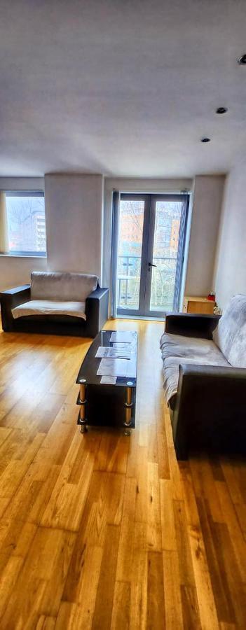 Shared Apartment - Walking From Leeds City Center Esterno foto