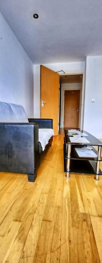 Shared Apartment - Walking From Leeds City Center Esterno foto